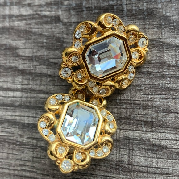 Vintage gold and silver clip on earrings - Picture 4 of 4